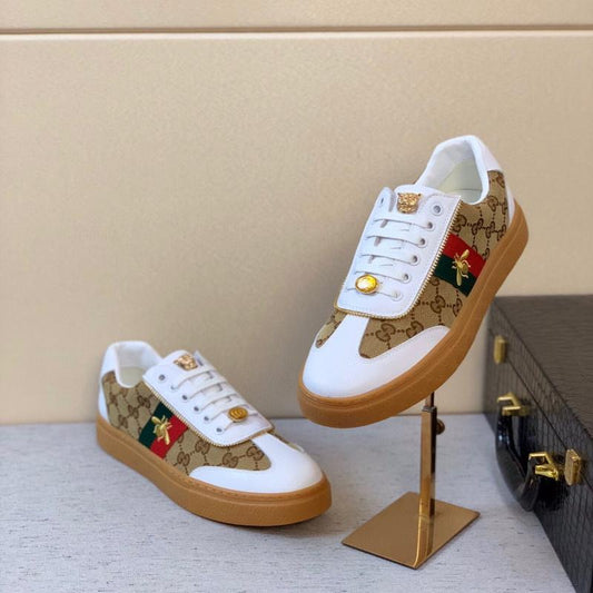 GU Sneakers Mono