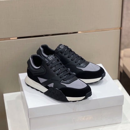GIVENJY   Sneakers Run Away