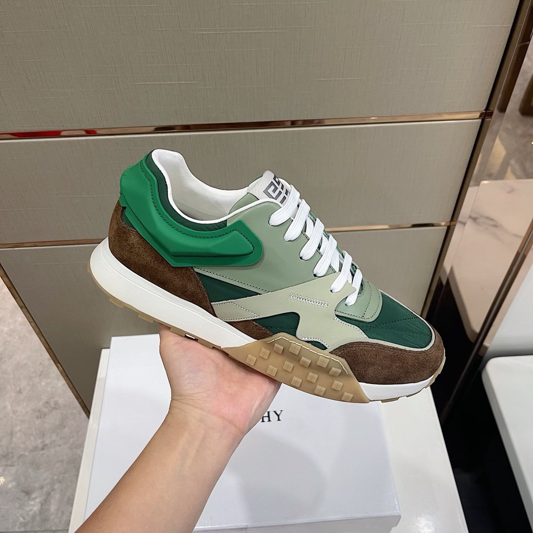 GIVENJY   Sneakers Run Away