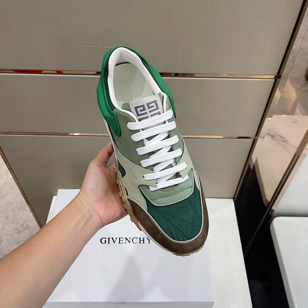 GIVENJY   Sneakers Run Away
