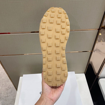 GIVENJY   Sneakers Run Away