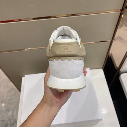 GIVENJY   Sneakers Run Away