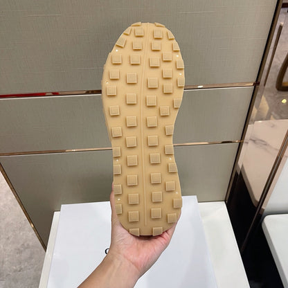 GIVENJY   Sneakers Run Away