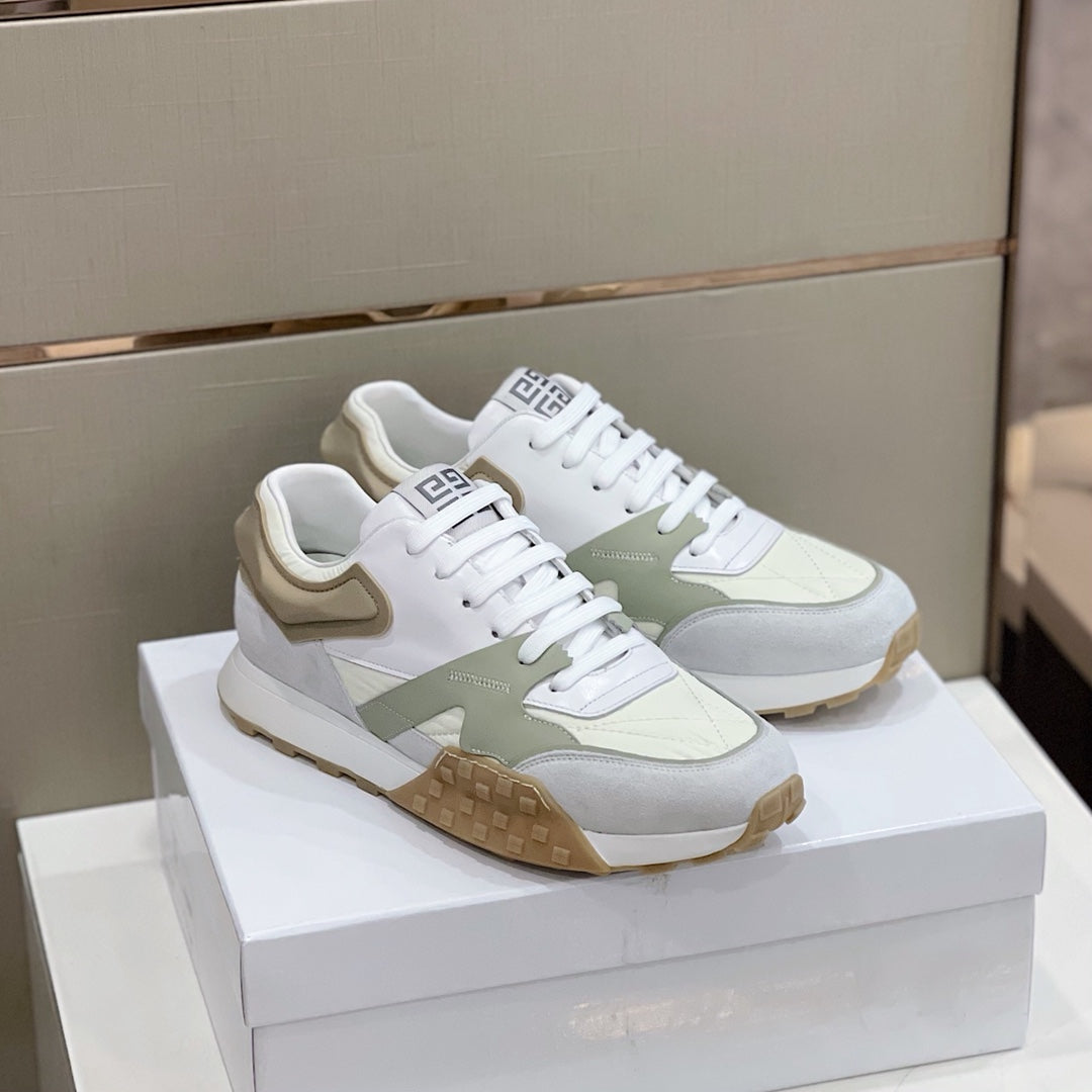 GIVENJY   Sneakers Run Away