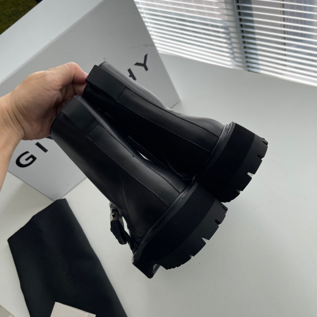 GIVENJY  Boots Med