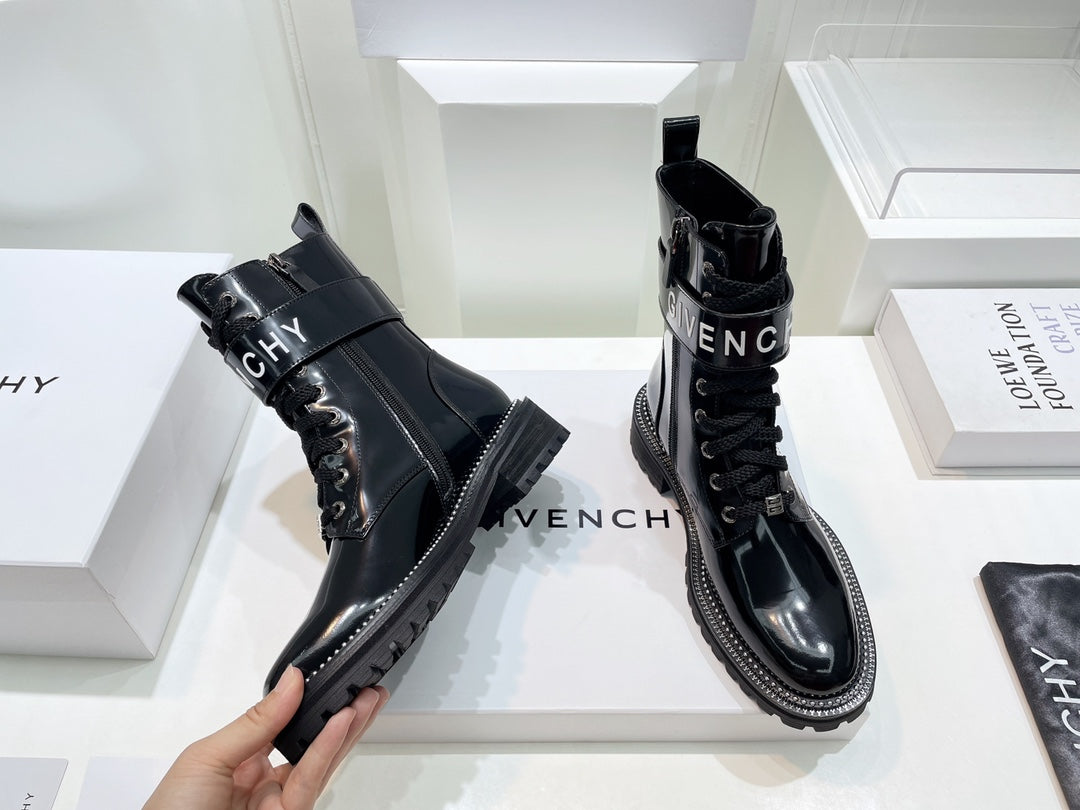GIVENJY Boots Med Varnish