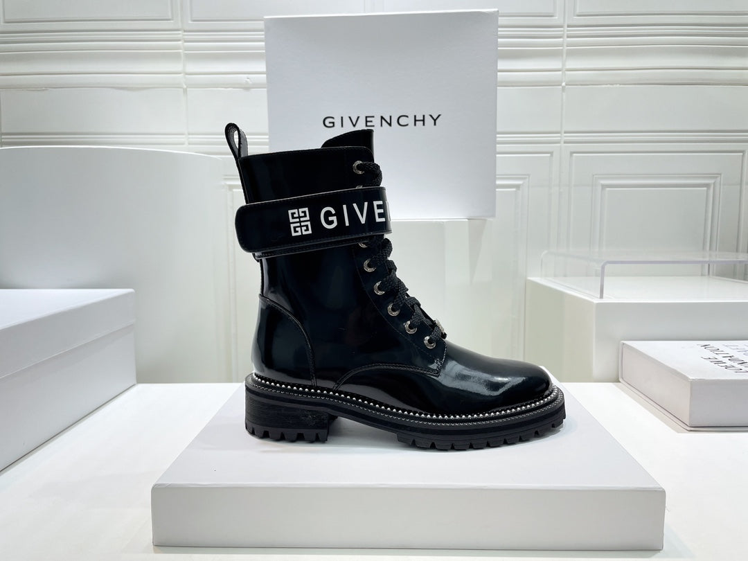 GIVENJY Boots Med Varnish