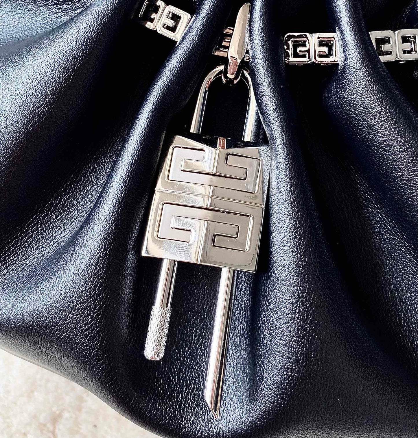 GIVENJY Bag 32 cm Kelly 3 color 's