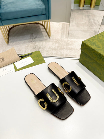 GU Slippers Jumbo Logo