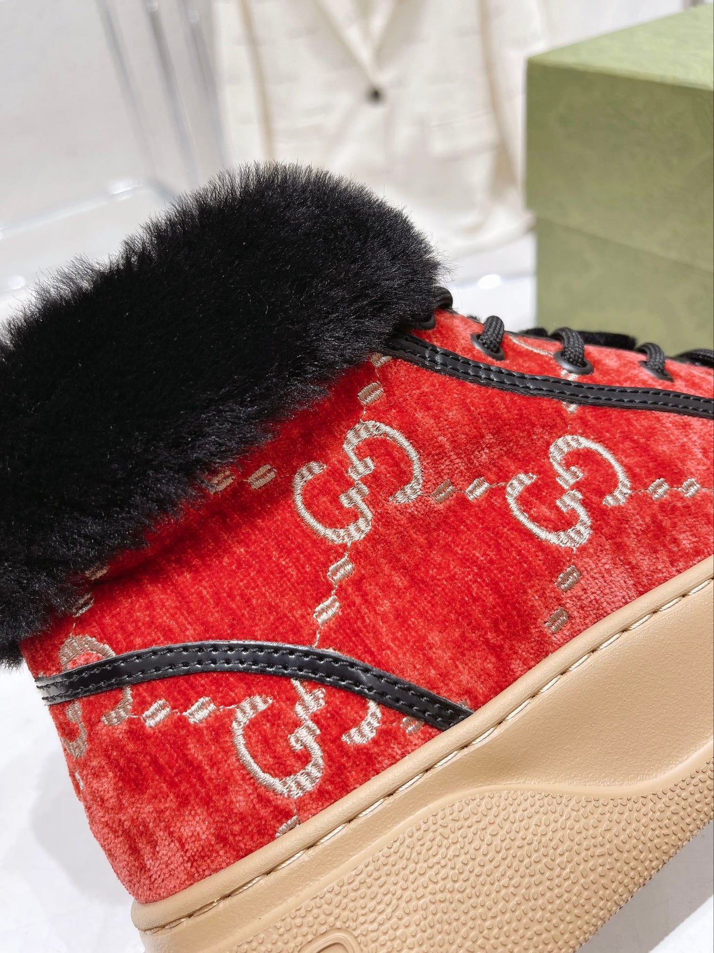 GU  Sneakers 2 Color 's Fur Trimmed