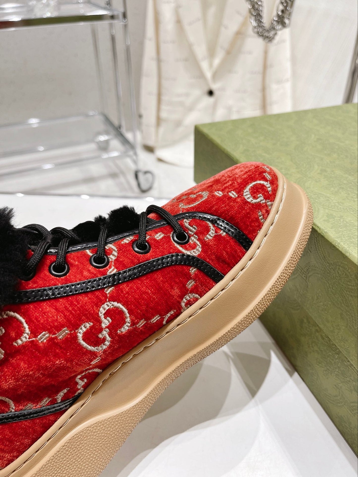 GU  Sneakers 2 Color 's Fur Trimmed