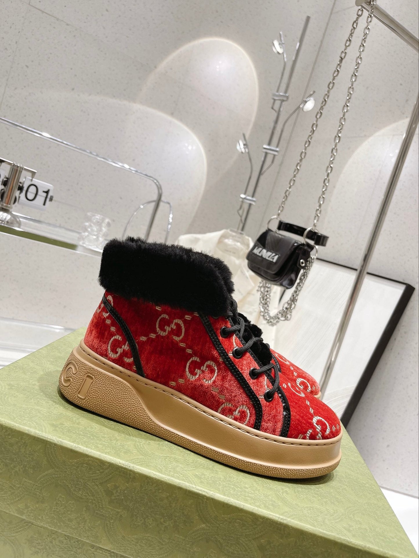 GU  Sneakers 2 Color 's Fur Trimmed