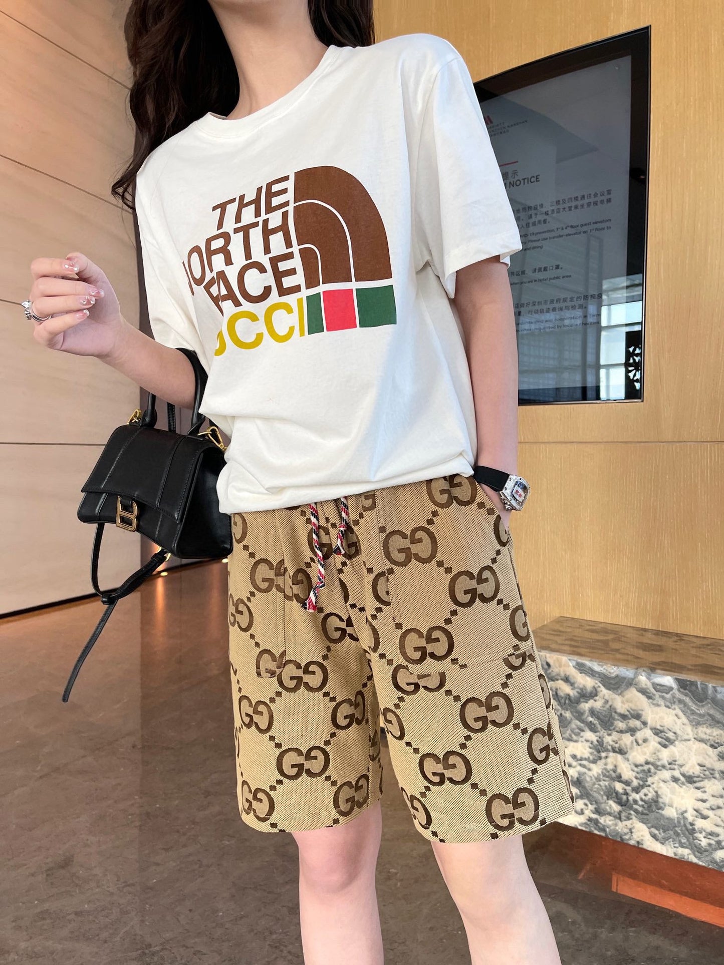 GU Shorts Sweatpants Woman