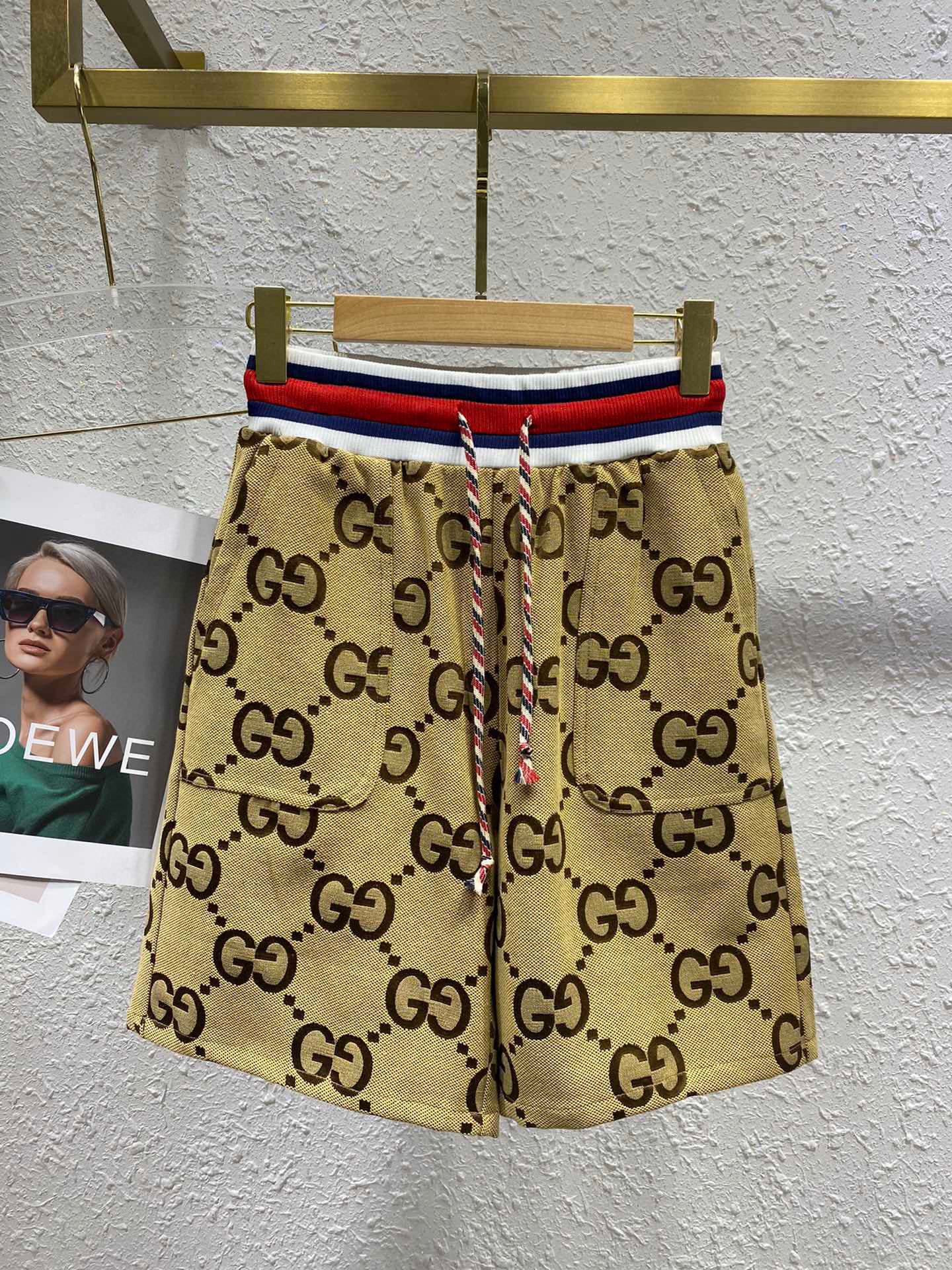 GU Shorts Sweatpants Woman