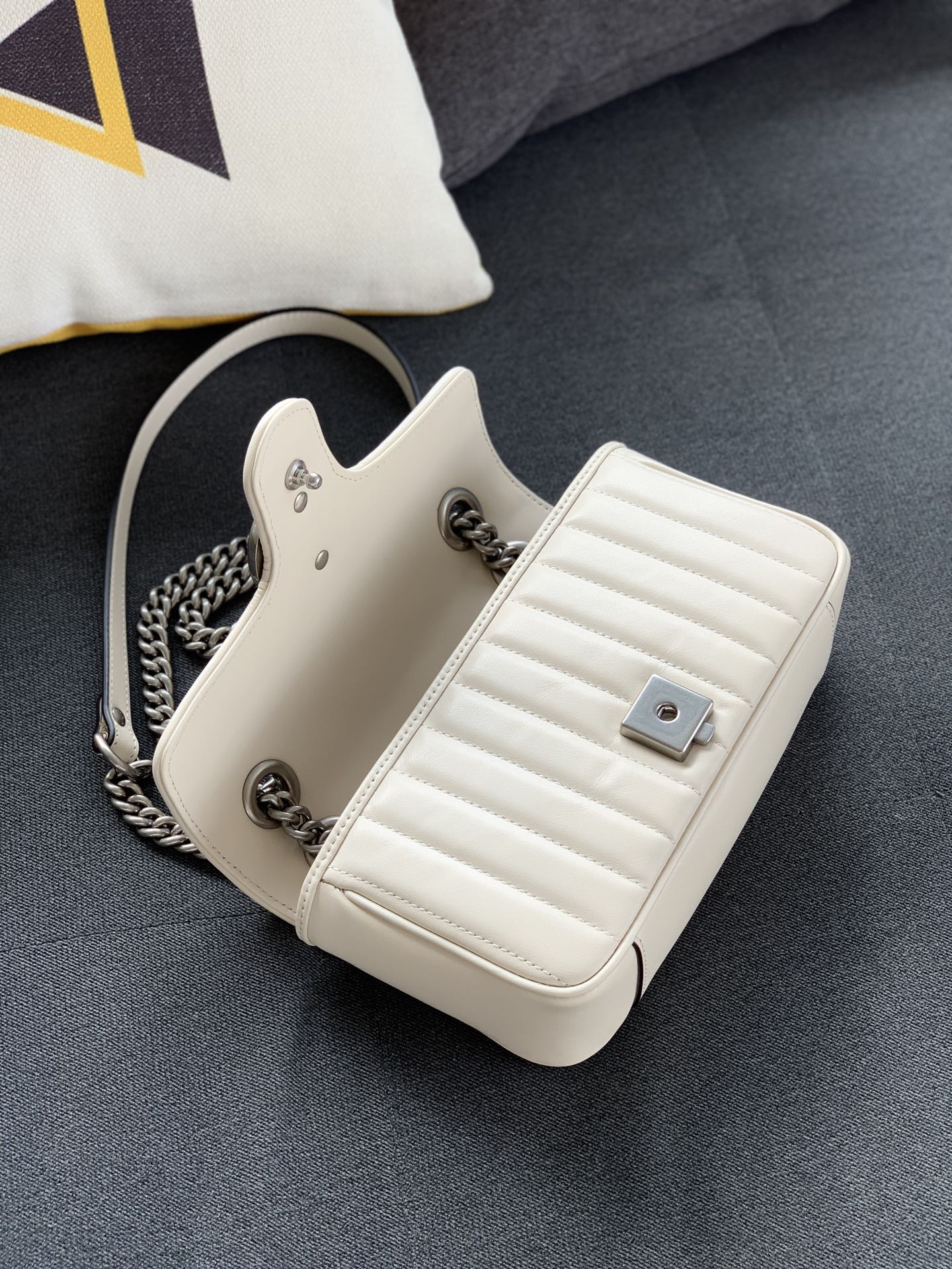 GU Bag Marmont  Shoulder 24 cm 2 Color 's