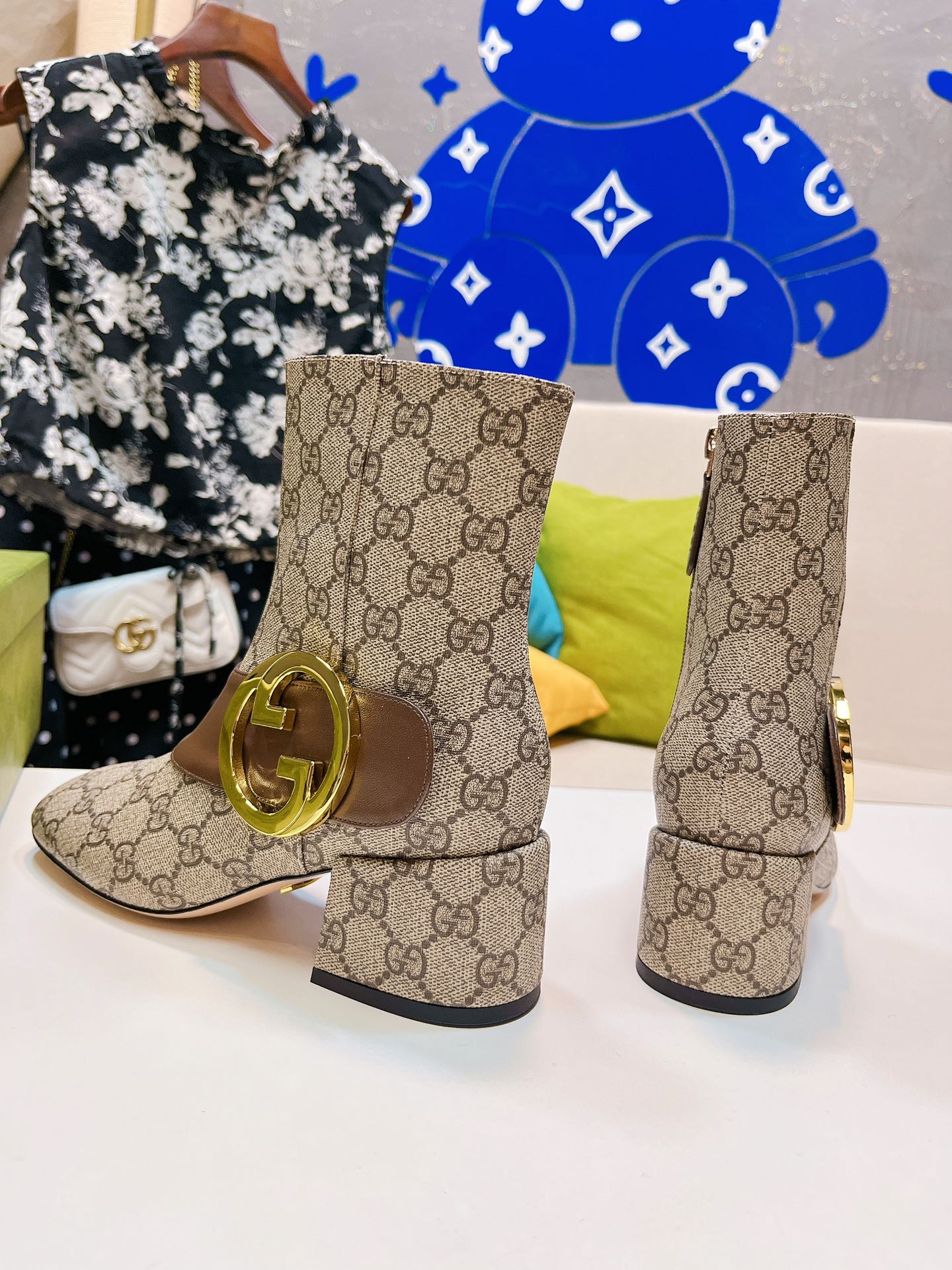 GU  Boots Med