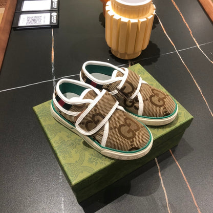 GU  KIDS  Sneakers