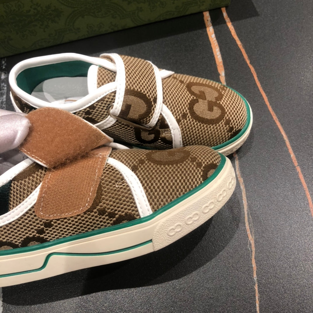 GU  KIDS  Sneakers