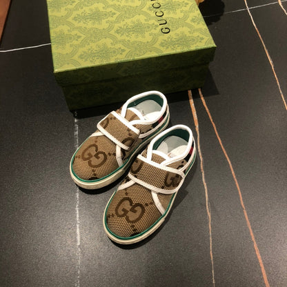 GU  KIDS  Sneakers