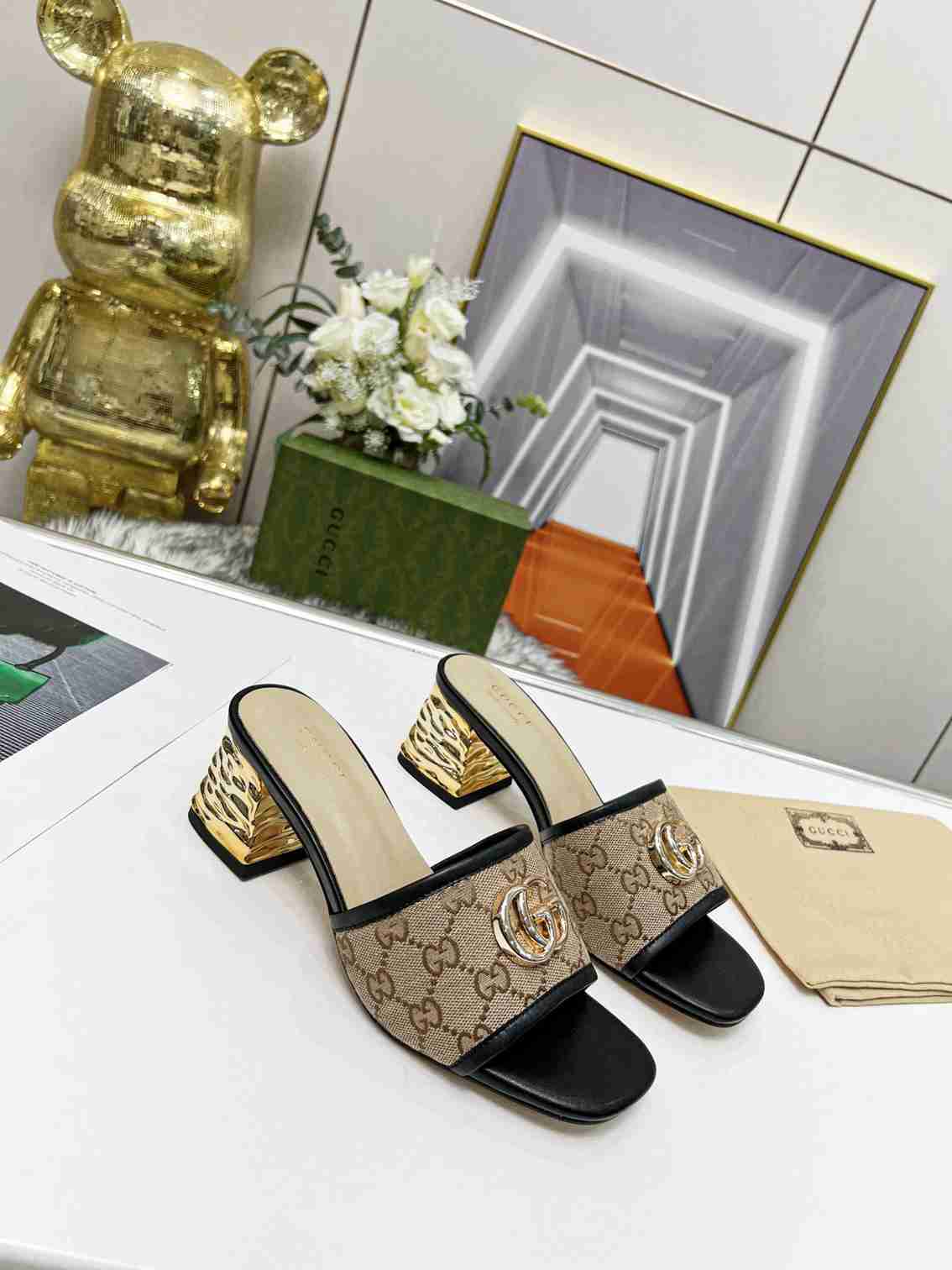 GU Sandals Slippers