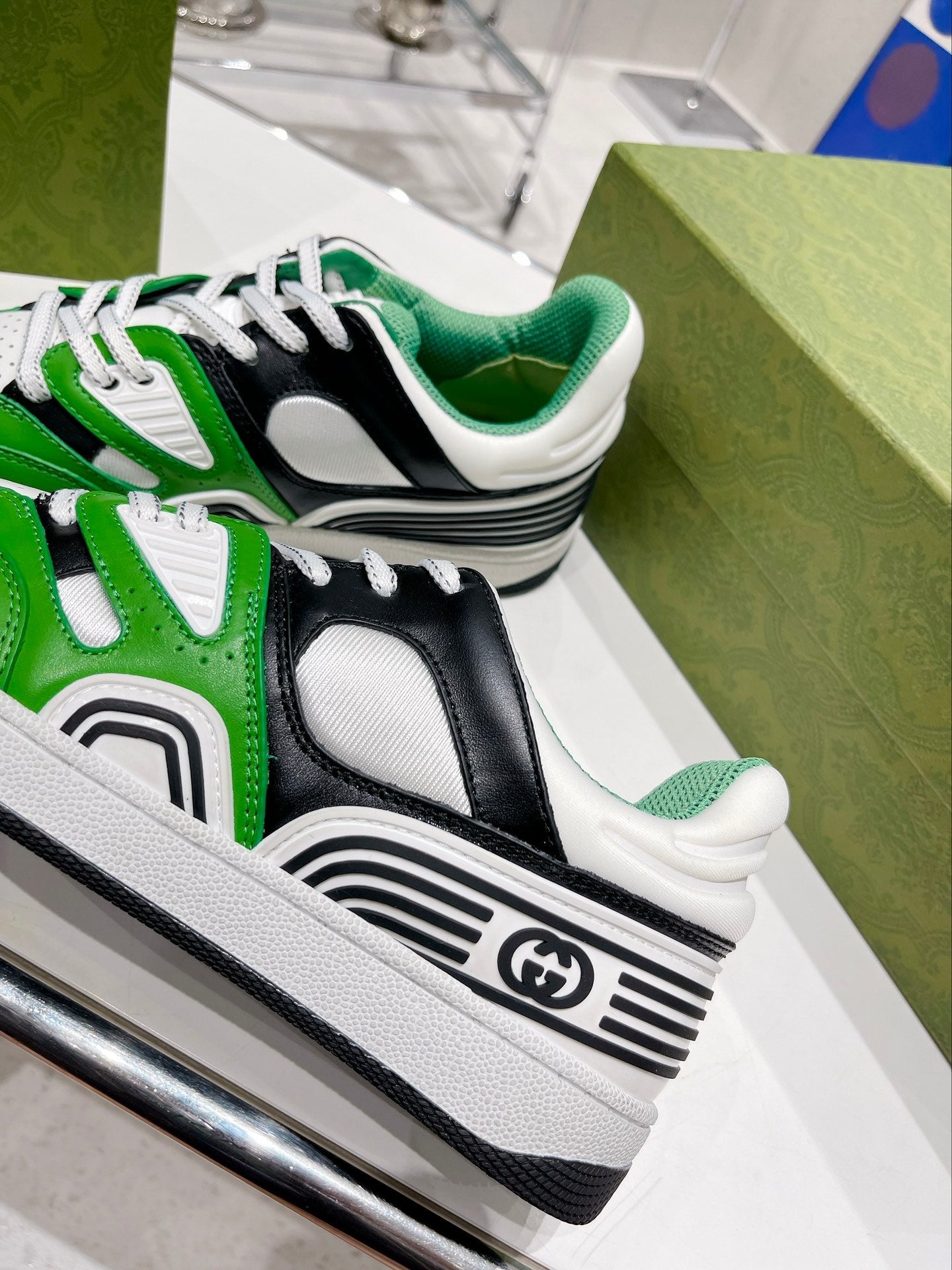 GU  Sneakers 3 Color 's