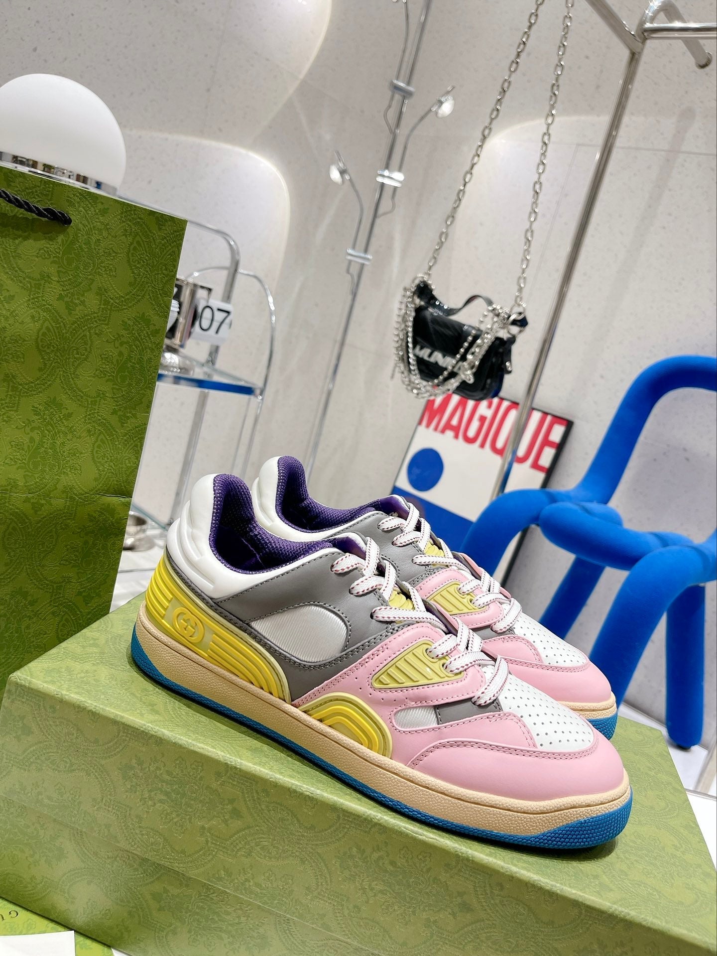 GU  Sneakers 3 Color 's