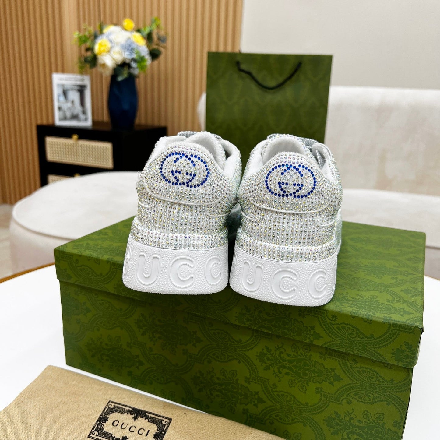 GU Sneakers Stones