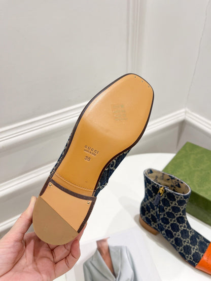GU  Boots  Monogram