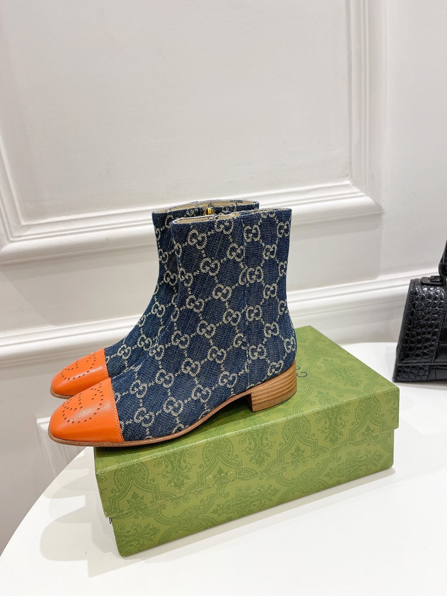 GU  Boots  Monogram