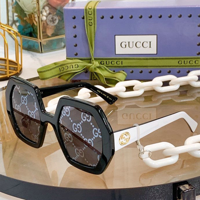 GU Sunglasses 2 Color 's