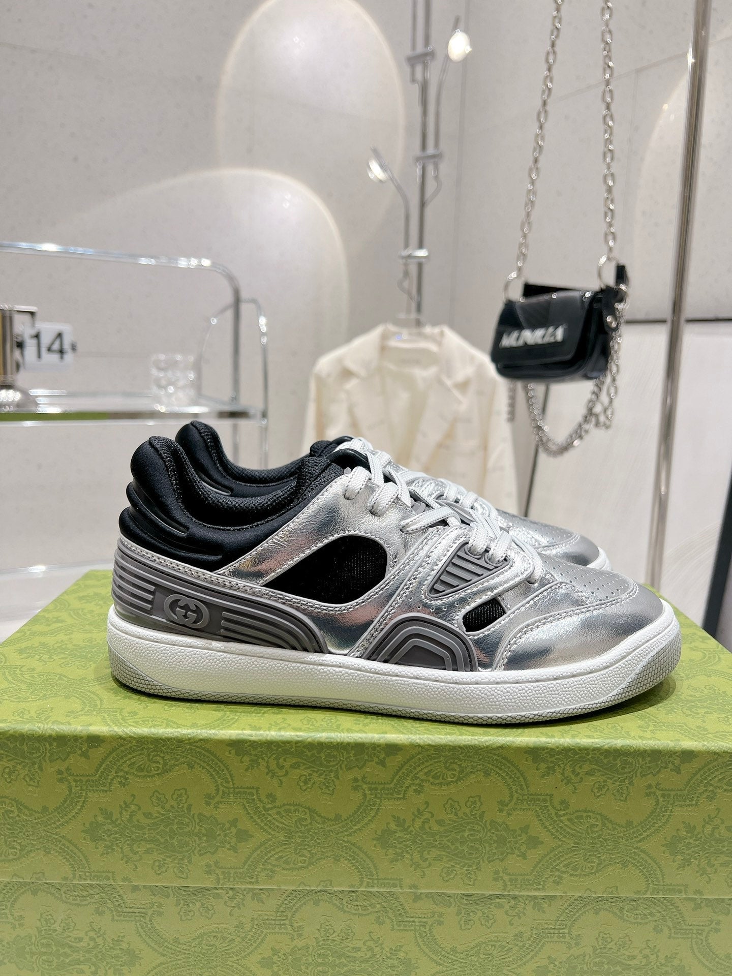 GU Sneakers 2 Color 's Gold