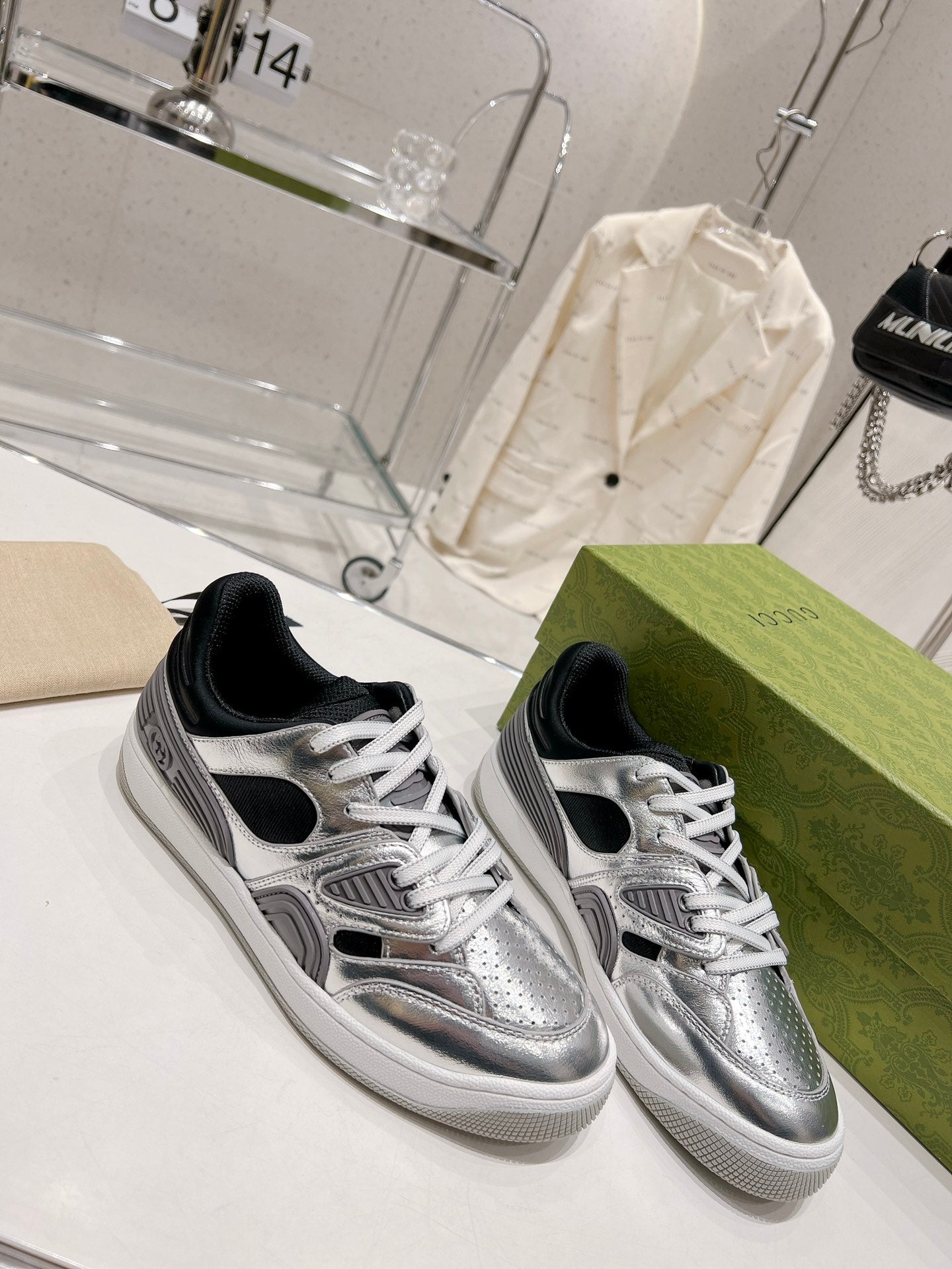 GU Sneakers 2 Color 's Gold