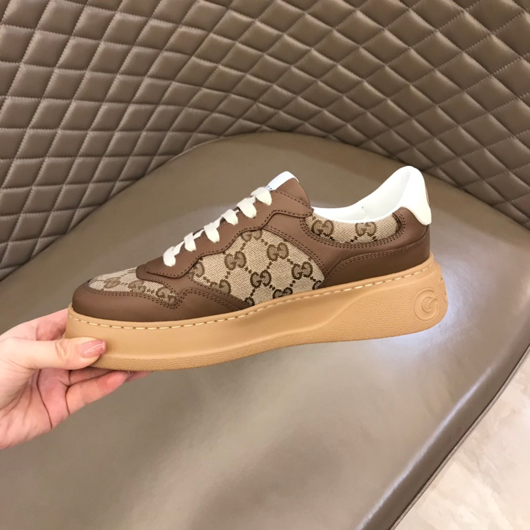 GU  Sneakers  Monogram