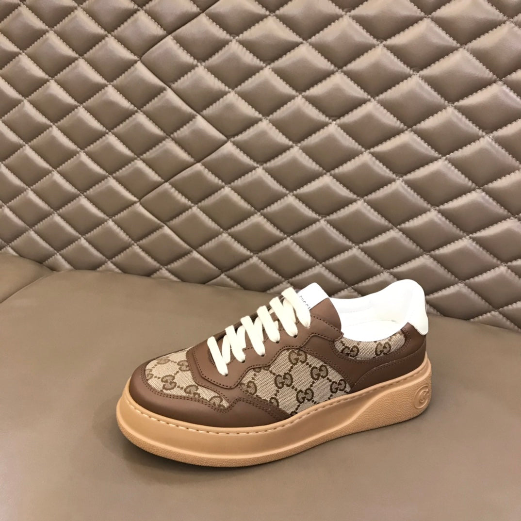 GU  Sneakers  Monogram