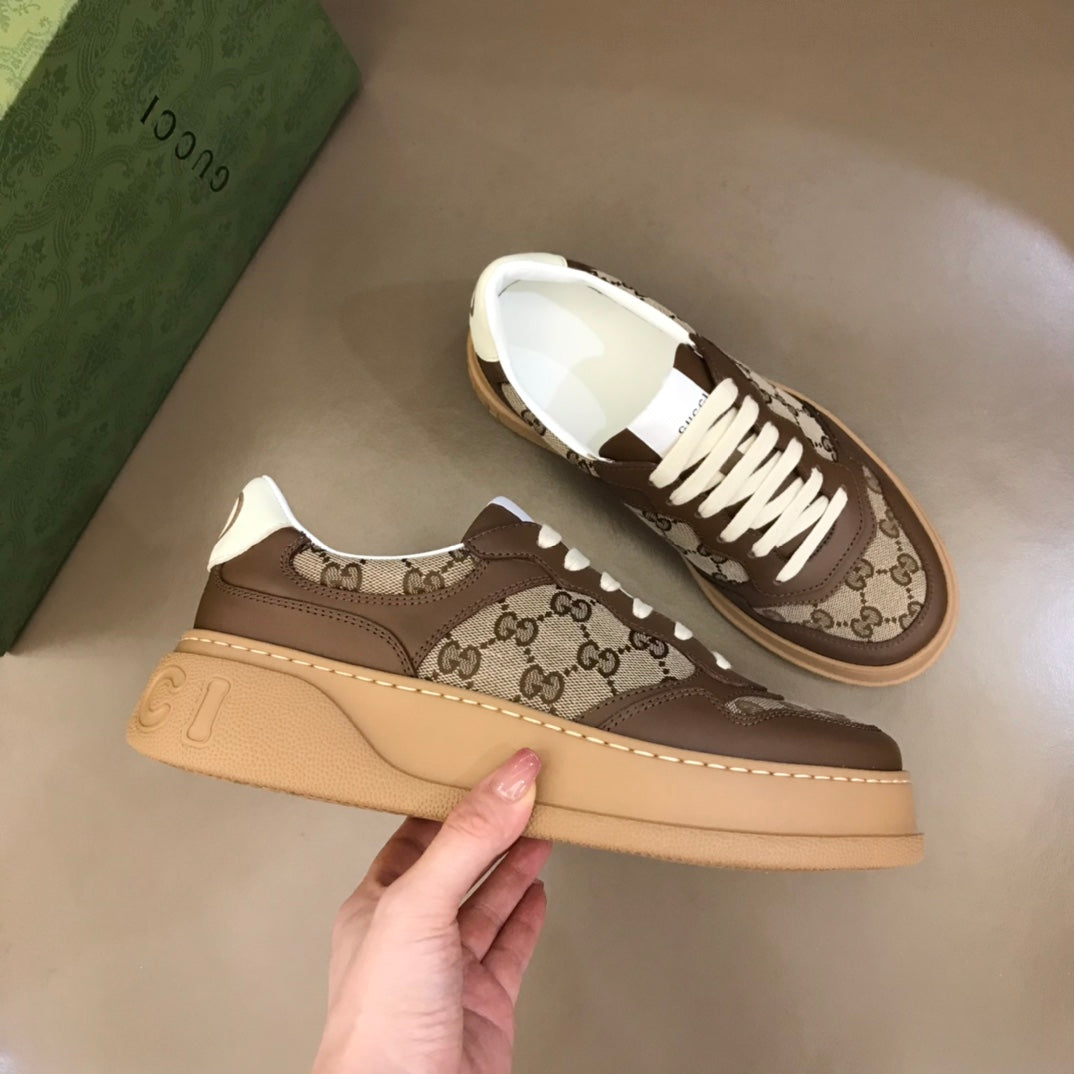 GU  Sneakers  Monogram