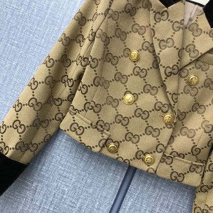 GU Jacket Logo Skirt Suit Woman