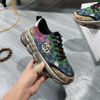 VRC  vs GU  Sneakers Runner