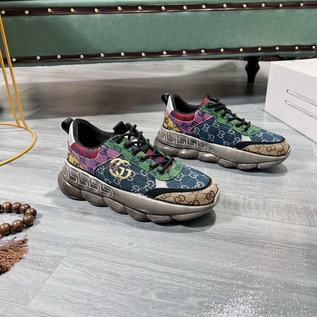 VRC  vs GU  Sneakers Runner