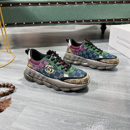 VRC  vs GU  Sneakers Runner