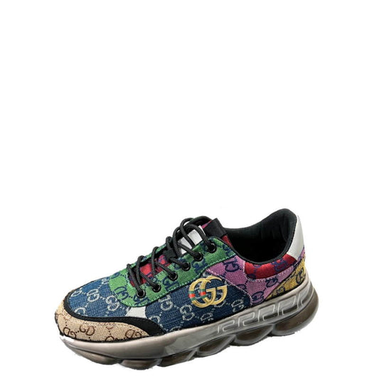 VRC  vs GU  Sneakers Runner