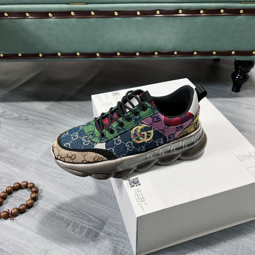 VRC  vs GU  Sneakers Runner