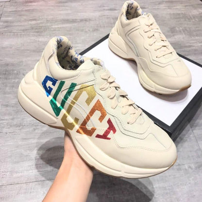 GU    Sneakers White