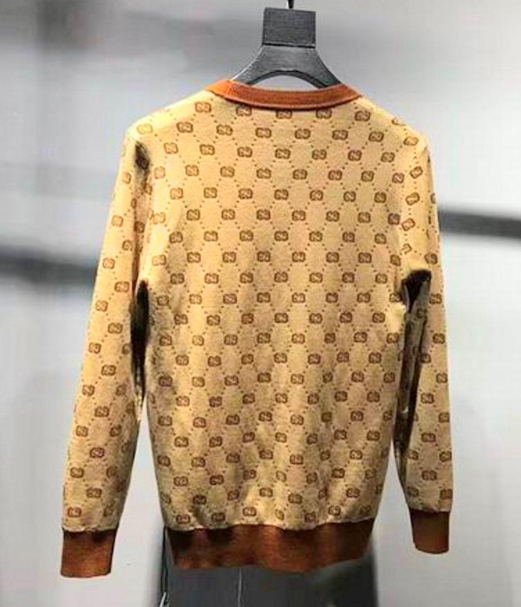 GU Sweatshirt Jacket Sweater