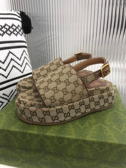 GU Sandals  2 Colors
