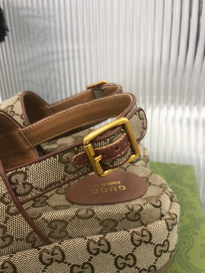GU Sandals  2 Colors