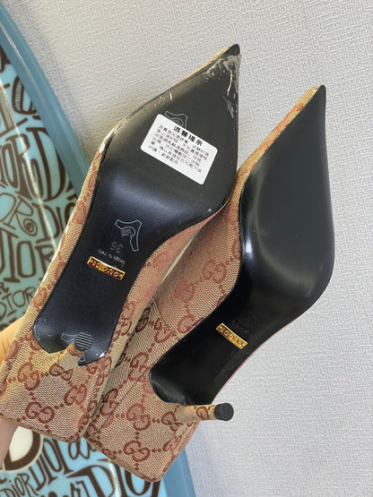 GU vs *BAL Shoes Hacker Project