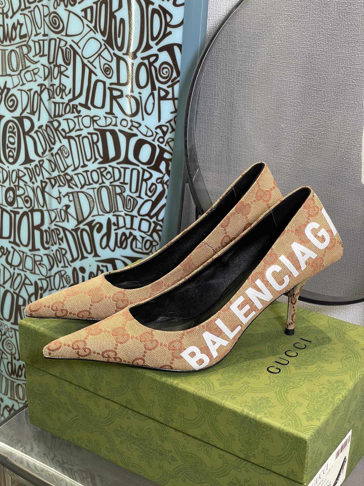GU vs *BAL Shoes Hacker Project