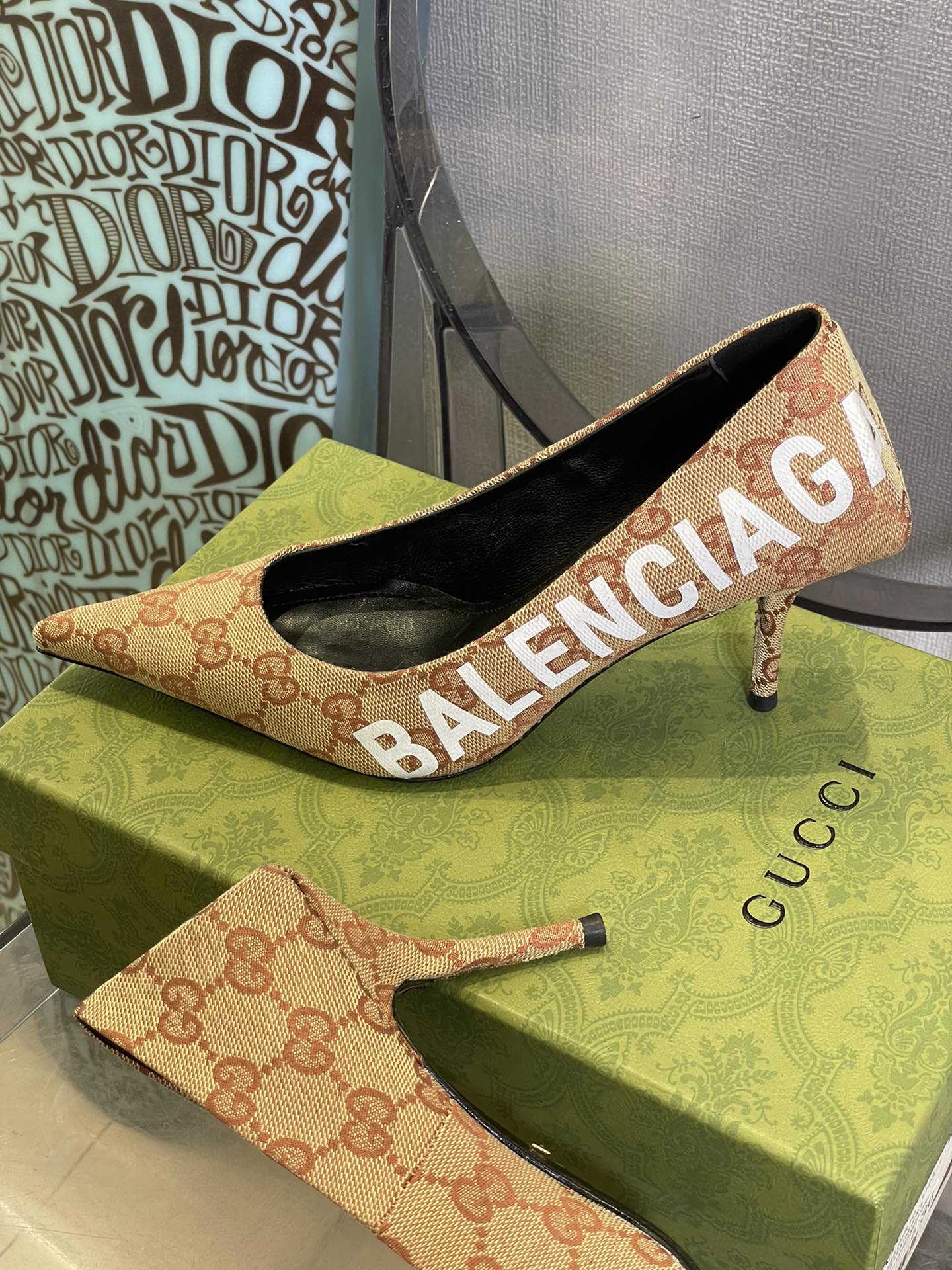 GU vs *BAL Shoes Hacker Project