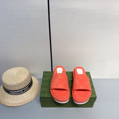 GU Slippers  Platform Wedge 3 Color's Jumbo