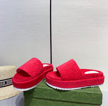 GU Slippers  Platform Wedge 3 Color's Jumbo